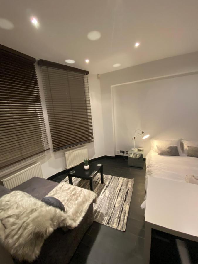 Ferienwohnung Beautiful Modern Studio In High Street Kensington London Exterior foto